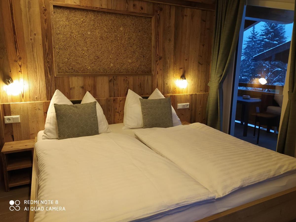 Alp-In Lodges คาพรูน ภายนอก รูปภาพ