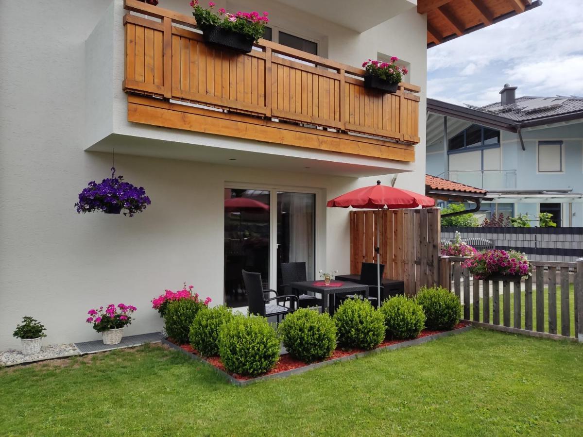Alp-In Lodges คาพรูน ภายนอก รูปภาพ