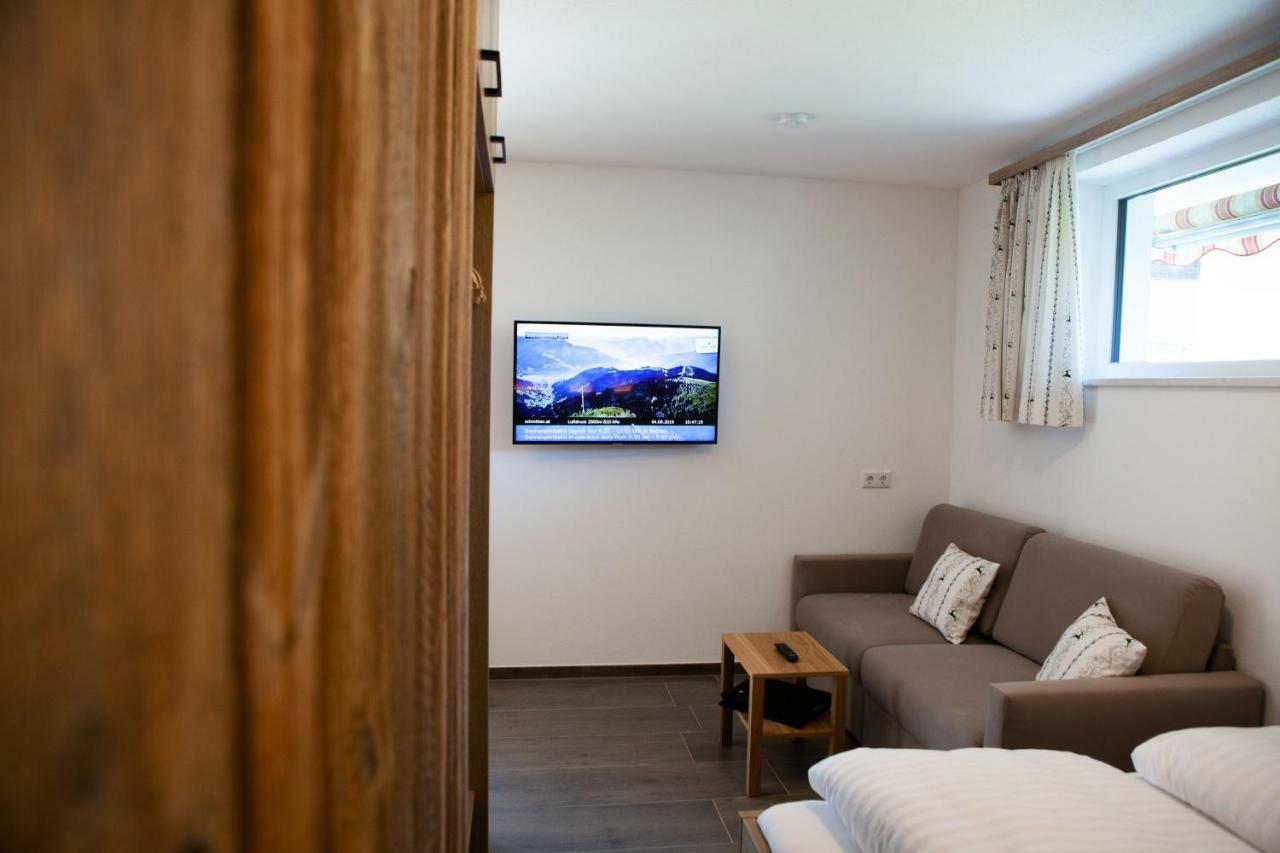 Alp-In Lodges คาพรูน ภายนอก รูปภาพ