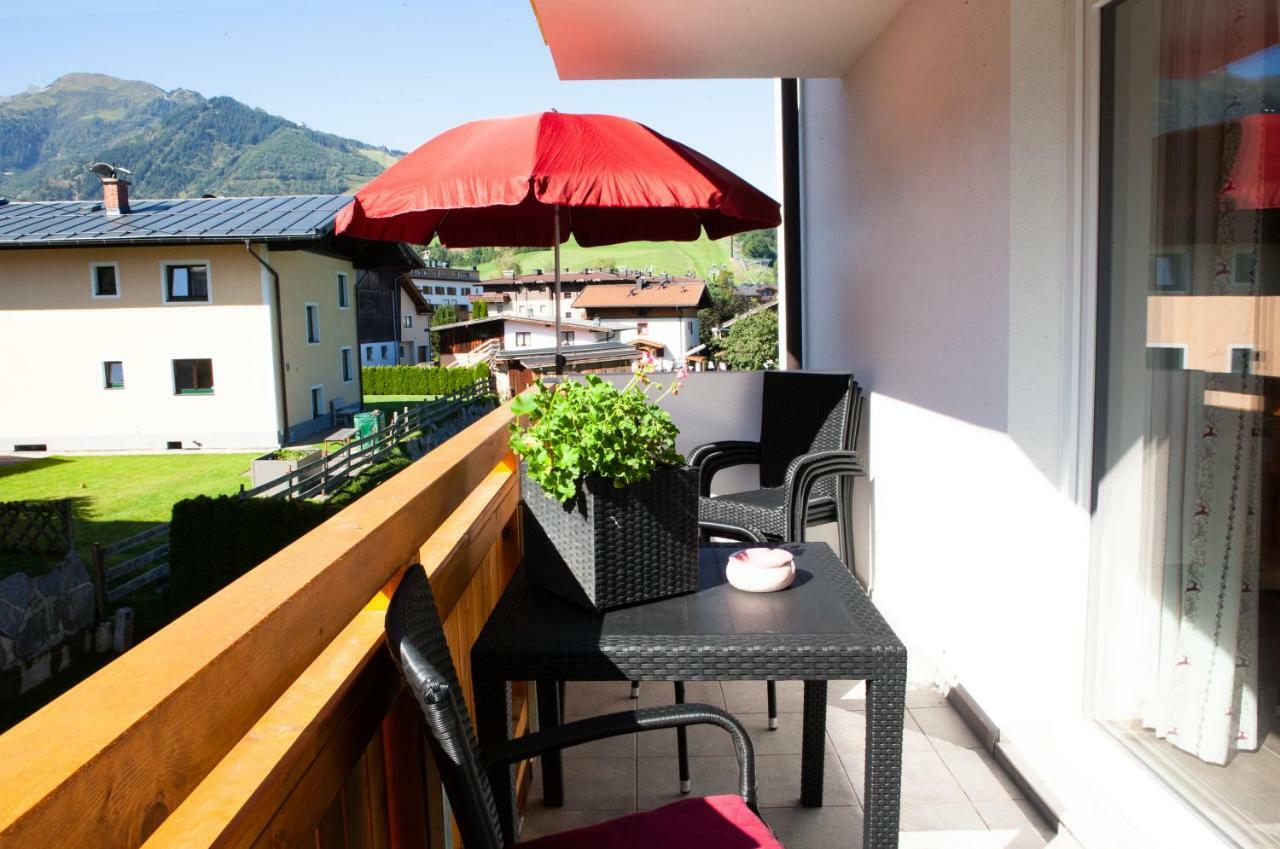 Alp-In Lodges คาพรูน ภายนอก รูปภาพ